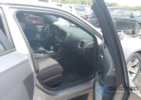 2016 Dodge Charger Sxt z USA, uszkodzony, nr VIN 2C3CDXHG0GH226691